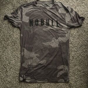 Men’s small nobull tshirt camo